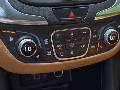 Used 2020 Chevrolet Equinox Premier AWD/4WD image 41