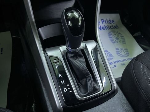 Used 2017 Hyundai Elantra GT image 24