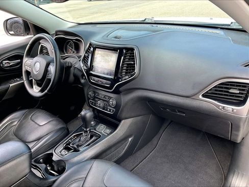 Used 2019 Jeep Cherokee Limited w/ Luxury Group AWD/4WD image 13