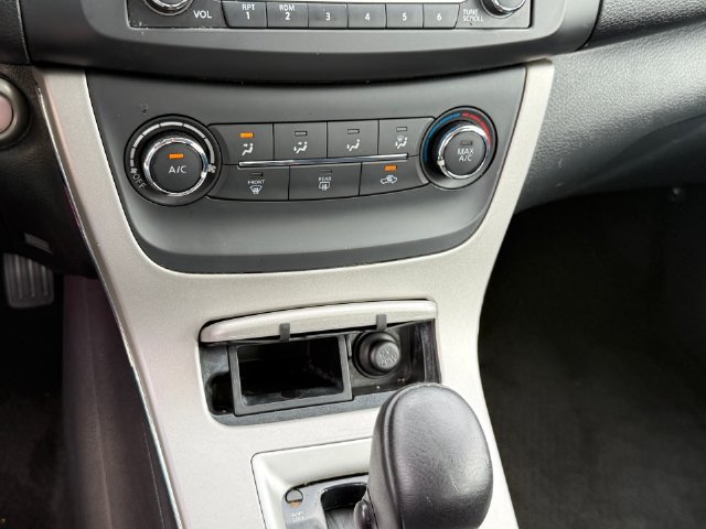 Used 2015 Nissan Sentra SV FWD image 19