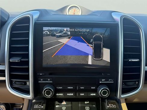 Used 2017 Porsche Cayenne S image 22