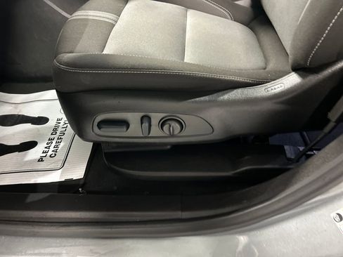 Used 2025 Chevrolet Blazer LT FWD image 13
