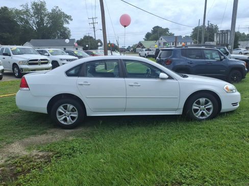 Used 2016 Chevrolet Impala Limited LS FWD image 2