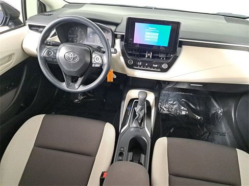 Used 2025 Toyota Corolla LE image 15