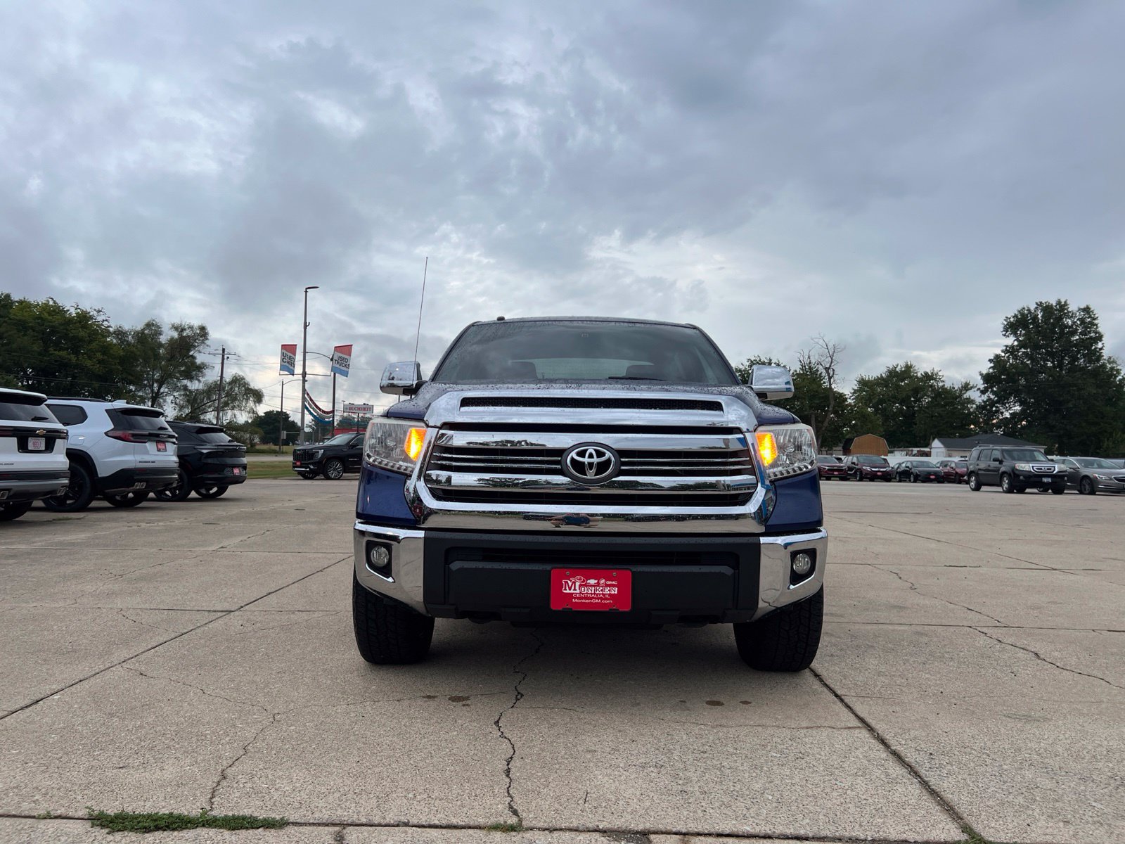Used 2015 Toyota Tundra SR5 w/ SR5 Upgrade Package AWD/4WD image 8
