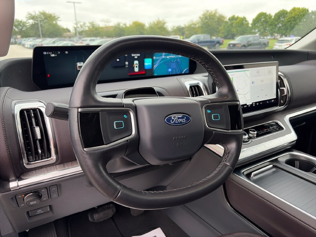 Used 2026 Ford Expedition Max Platinum w/ Platinum Ultimate Package AWD/4WD image 24
