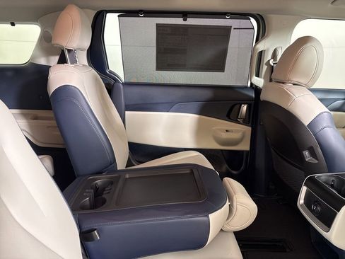 New 2026 Kia Carnival EX FWD image 22