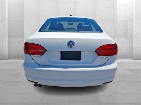 Used 2013 Volkswagen Jetta SE FWD image 5