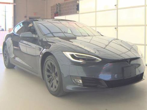 Used 2018 Tesla Model S 100D AWD/4WD image 3