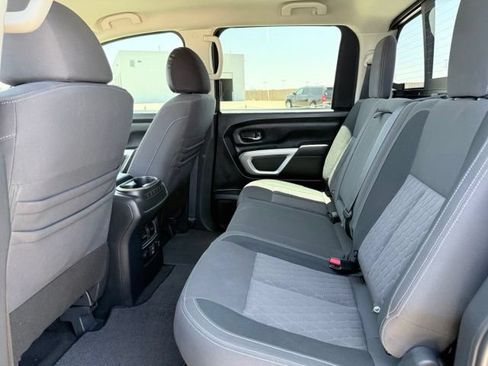 Used 2020 Nissan Titan SV w/ SV Convenience Package RWD image 17
