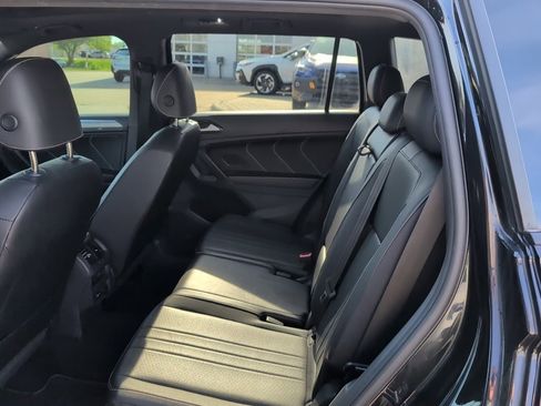 Used 2022 Volkswagen Tiguan SE R-Line image 57