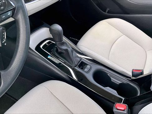 Used 2022 Toyota Corolla LE image 16