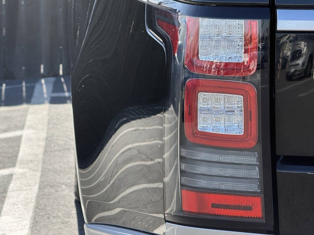 Used 2016 Land Rover Range Rover Supercharged AWD/4WD image 27
