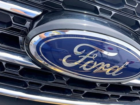 Used 2021 Ford Explorer XLT RWD image 33