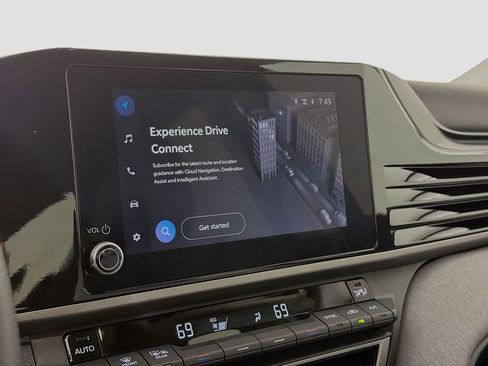 Used 2025 Toyota Camry LE image 16