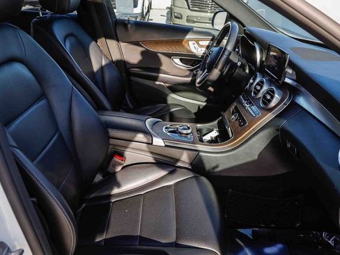 Used 2019 Mercedes-Benz C 300 Sedan image 21