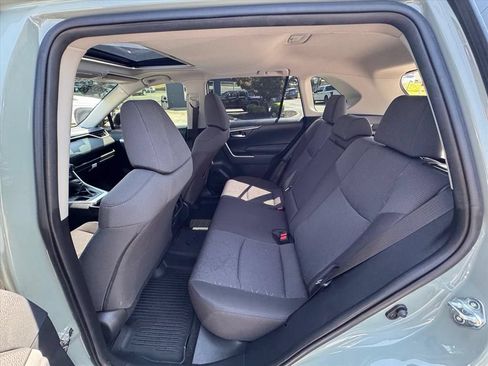 Used 2020 Toyota RAV4 XLE w/ Convenience Package FWD image 12