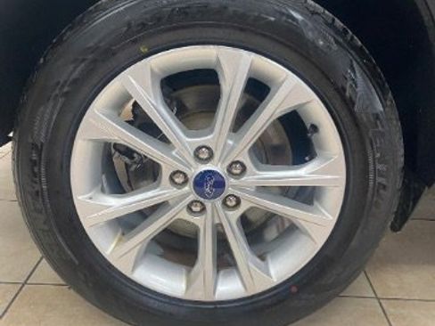 Used 2018 Ford Escape SE image 25