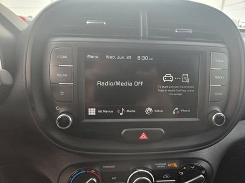 Used 2025 Kia Soul LX FWD image 5