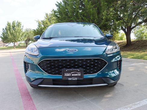 Used 2020 Ford Escape SE FWD image 2