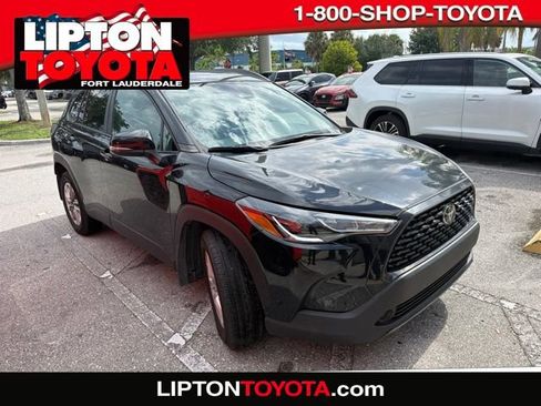 Used 2024 Toyota Corolla Cross LE FWD image 1