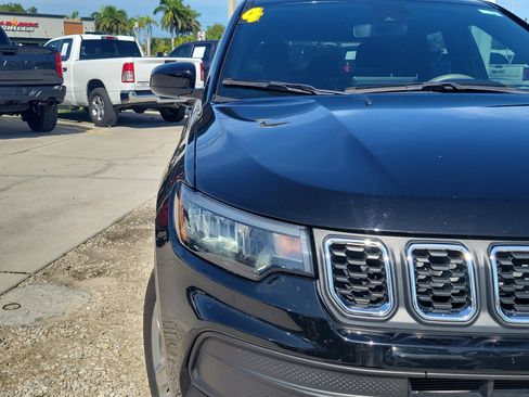 Used 2024 Jeep Compass Sport AWD/4WD image 7