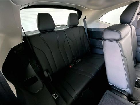 Certified 2025 Acura MDX FWD image 34