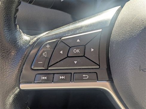 Used 2022 Nissan Rogue Sport SV image 17