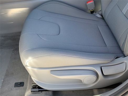 New 2025 Hyundai Elantra SE image 15