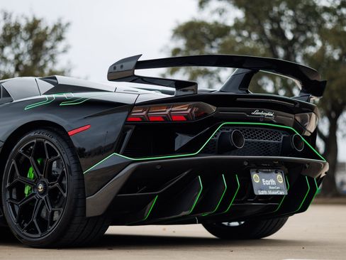 Used 2021 Lamborghini Aventador SVJ image 49