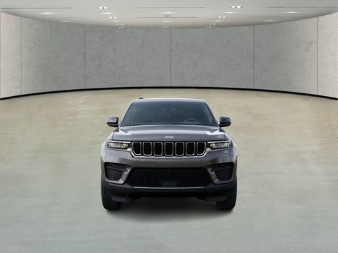 New 2026 Jeep Grand Cherokee Laredo RWD image 6