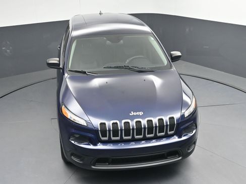 Used 2016 Jeep Cherokee Sport image 28