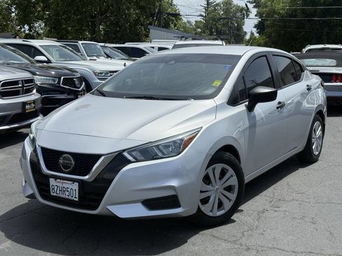 Used 2020 Nissan Versa S FWD image 1