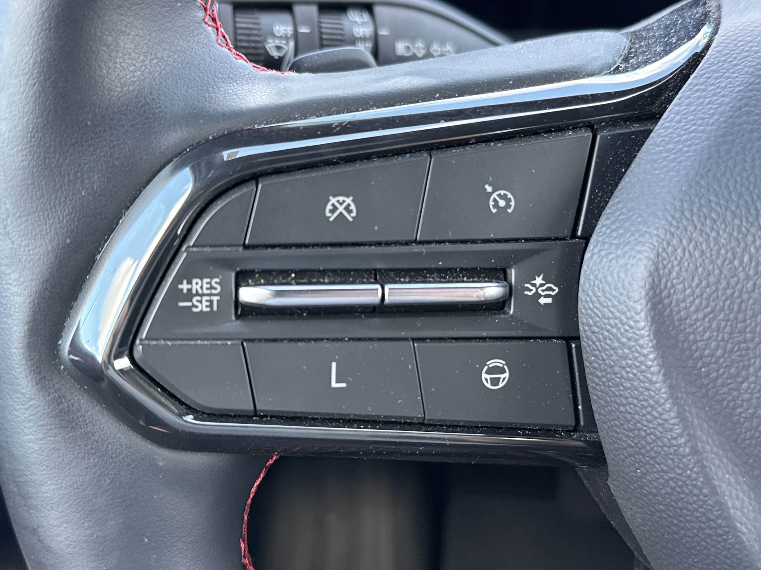 Used 2024 Chevrolet Traverse RS FWD image 37