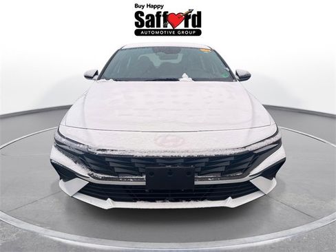 Certified 2025 Hyundai Elantra SEL image 1