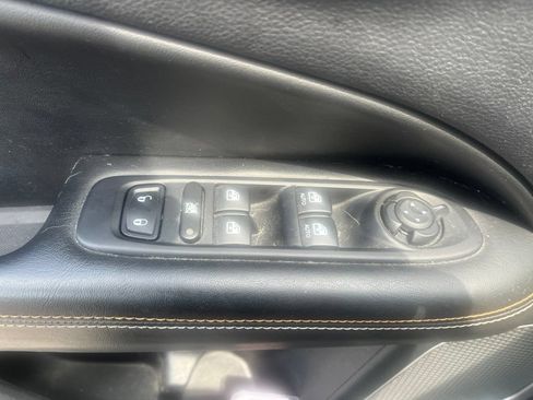 Used 2018 Jeep Compass Latitude w/ Cold Weather Group AWD/4WD image 12