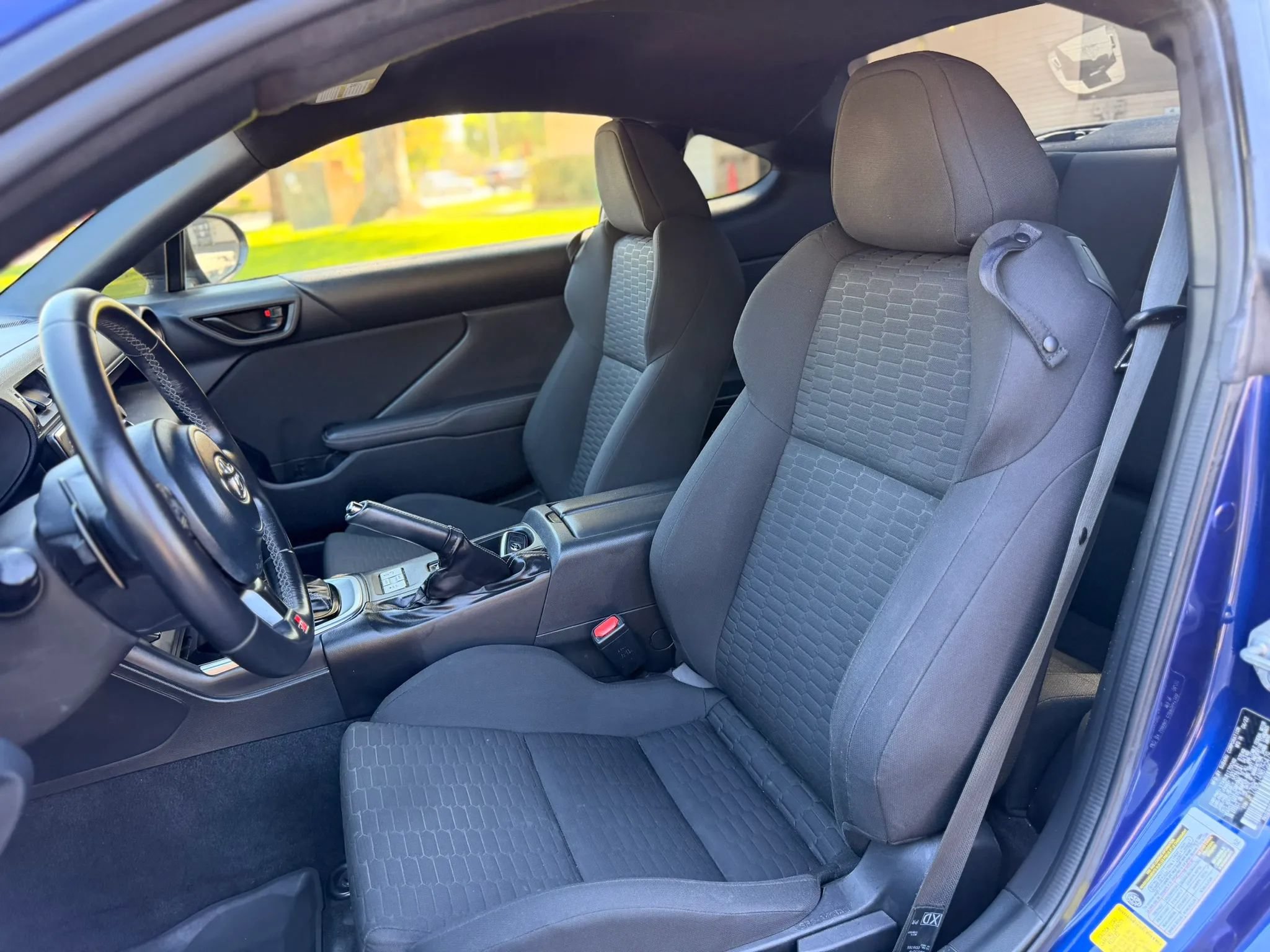 Used 2022 Toyota GR86 w/ ALL Weather Mat Package (TMS) RWD image 17