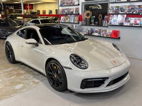 Used 2020 Porsche 911 Carrera RWD image 4