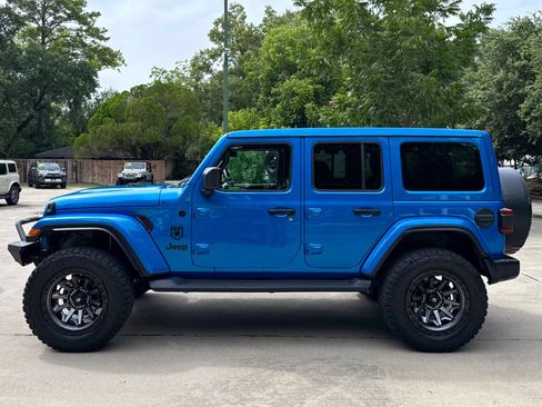 Used 2021 Jeep Wrangler Unlimited Sahara AWD/4WD image 7