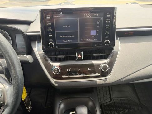 Used 2021 Toyota Corolla LE FWD image 10