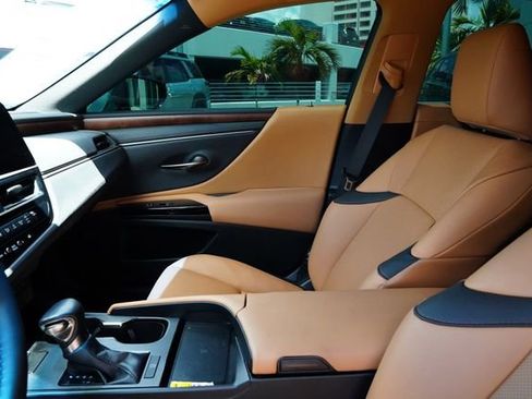 Used 2023 Lexus ES 350 w/ Premium Package FWD image 34