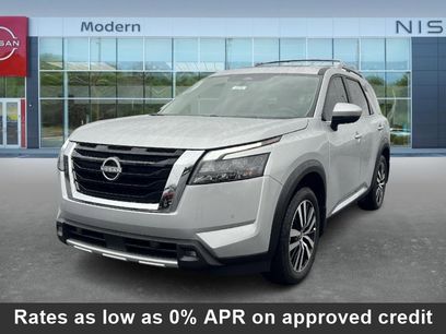 New 2025 Nissan Pathfinder Platinum w/ Cargo Package