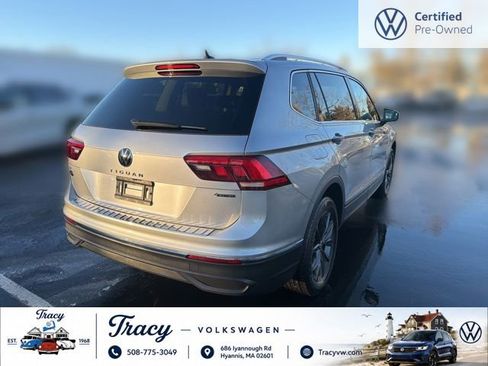 Certified 2023 Volkswagen Tiguan SE w/ Panoramic Sunroof Package AWD/4WD image 9