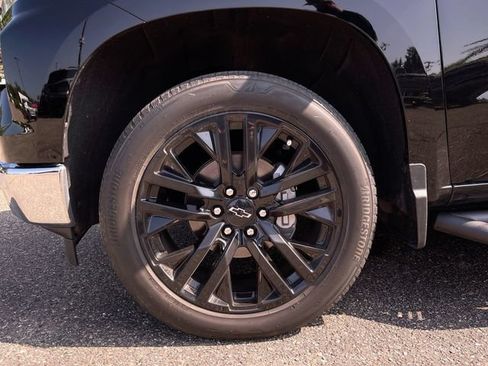 Used 2024 Chevrolet Silverado 1500 LTZ w/ Technology Package AWD/4WD image 34
