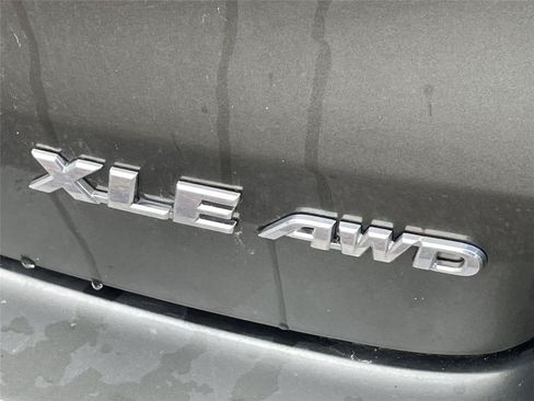 Used 2018 Toyota Highlander XLE AWD/4WD image 8