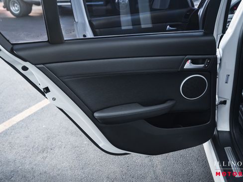 Used 2009 Pontiac G8 GXP image 28