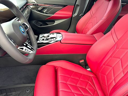 New 2026 BMW 550e xDrive AWD/4WD image 10