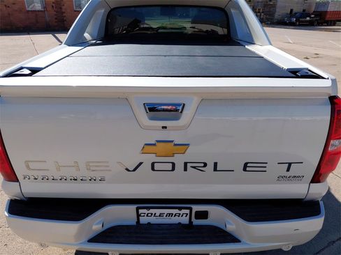 Used 2012 Chevrolet Avalanche LTZ image 25