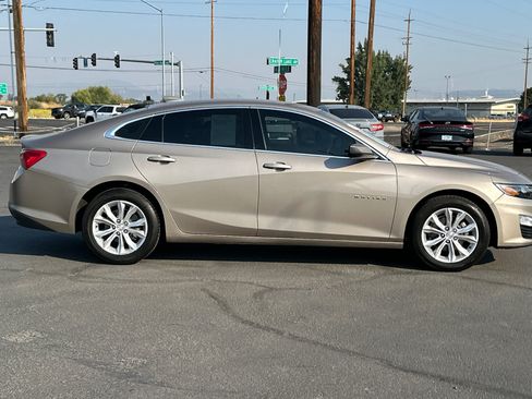 Used 2023 Chevrolet Malibu LT FWD image 3