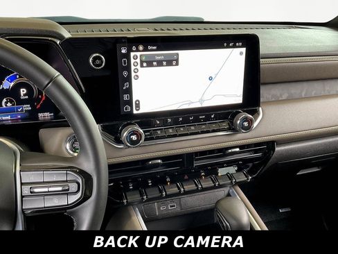 Used 2024 Chevrolet Colorado ZR2 image 11